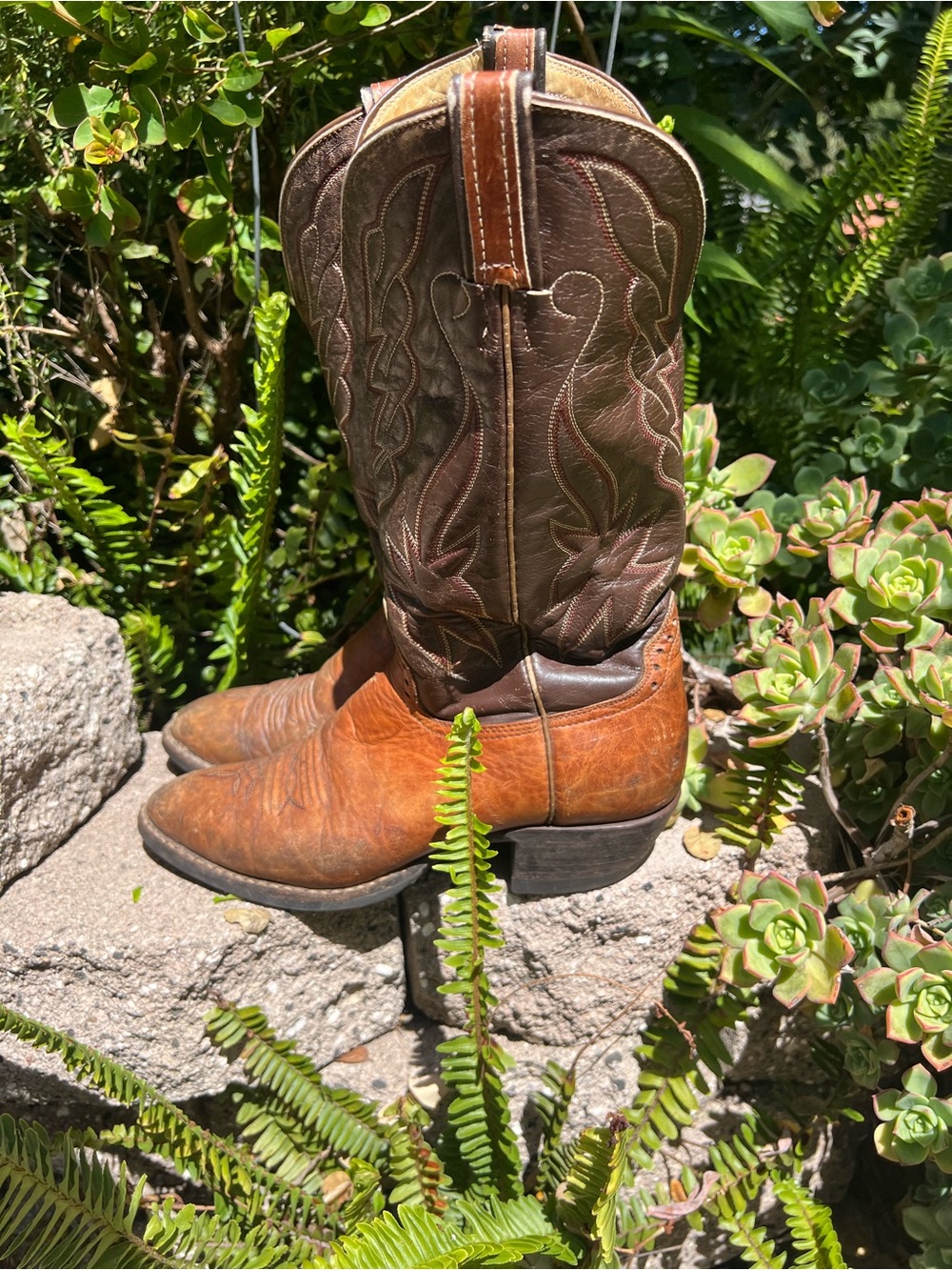 Cowboy Boots/Sz 8.5B/Full Grain Leather/ Handmade by Hondo/Vintage 1970’sBoots